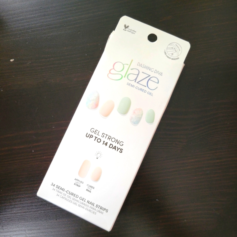Dashing Diva Gel Nail Strips (Emerald Marble)